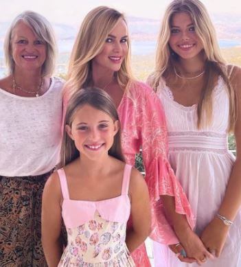 Frank’s ex-wife, daughter, and granddaughters